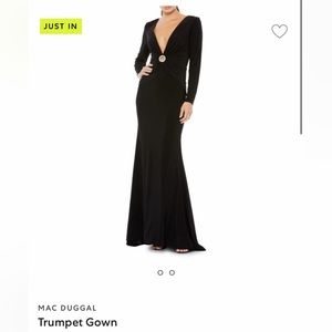 NEW MAC DUGGAL TRUMPET GOWN WITH KEYHOLE CUT OUT